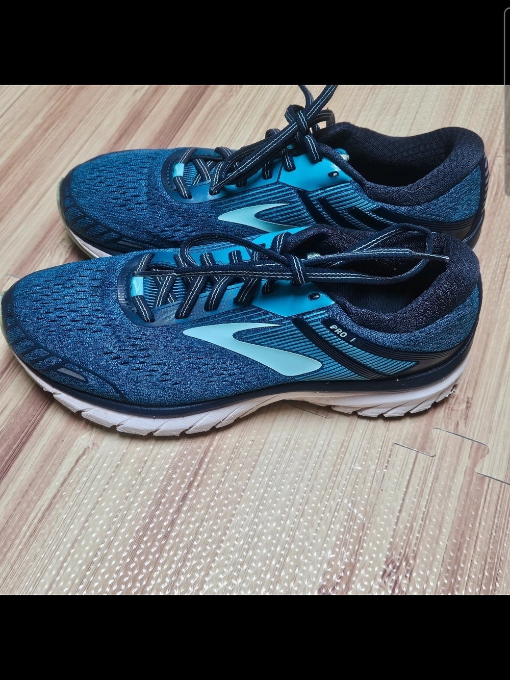 Brooks Adrenaline GTS 18 Running Shoes - Women's Size 9 (Medium B)
